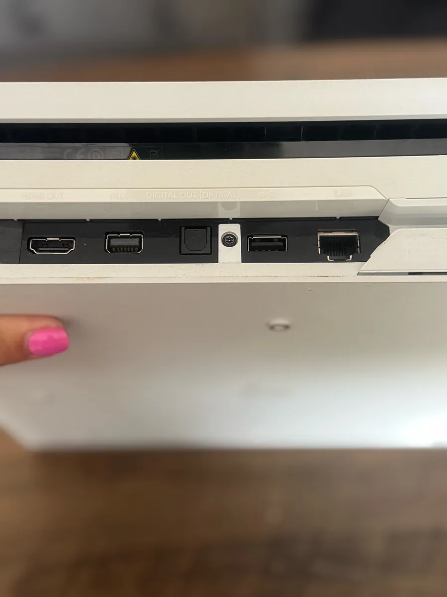 Sony PS4 CUH-7116B with one controller - Image 4