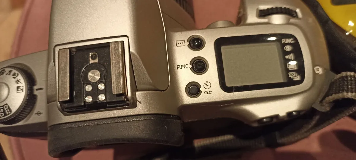 Canon Cameras and Spare Lense - Image 4