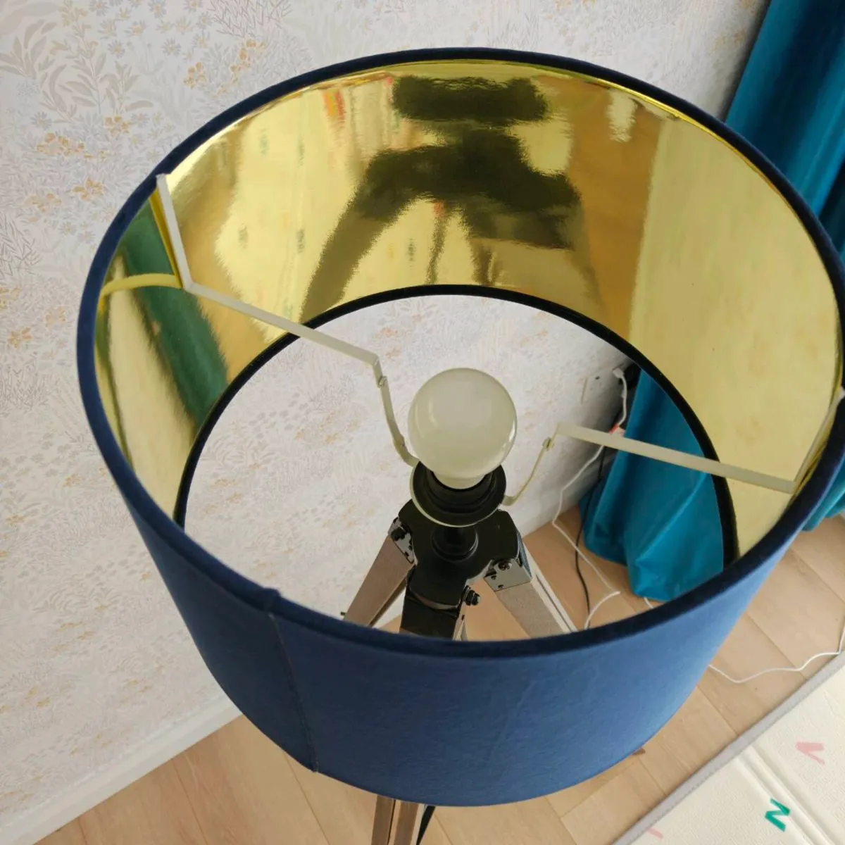 Tripod lamp - Image 3