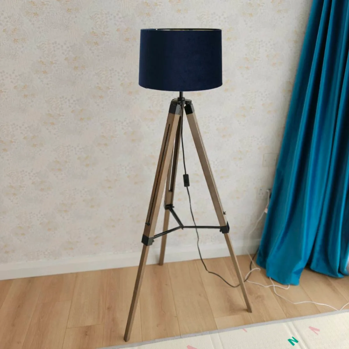 Tripod lamp - Image 4