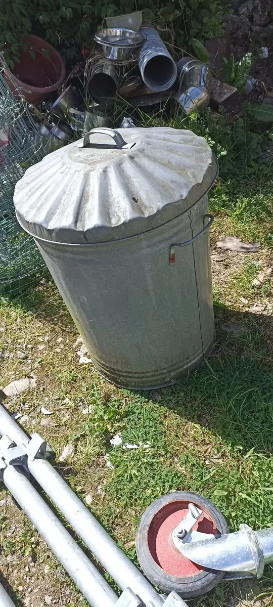 Galvanized Dustbin. - Image 2