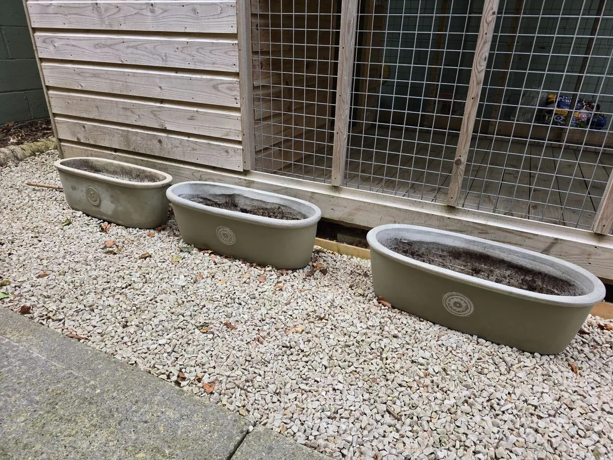 Selection of 12 Garden Flowerpots - Image 2