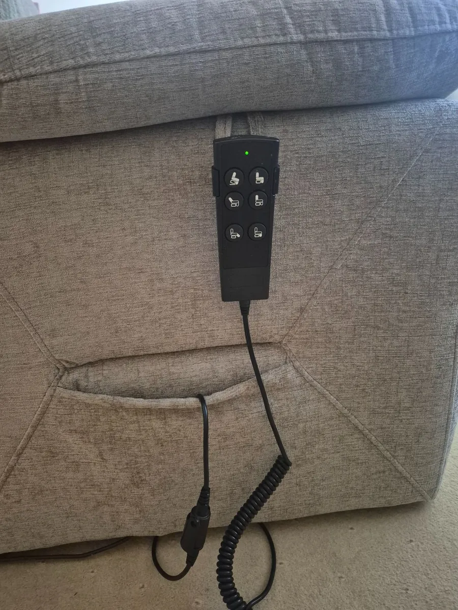 Recliner chair tilt and lift - Image 3