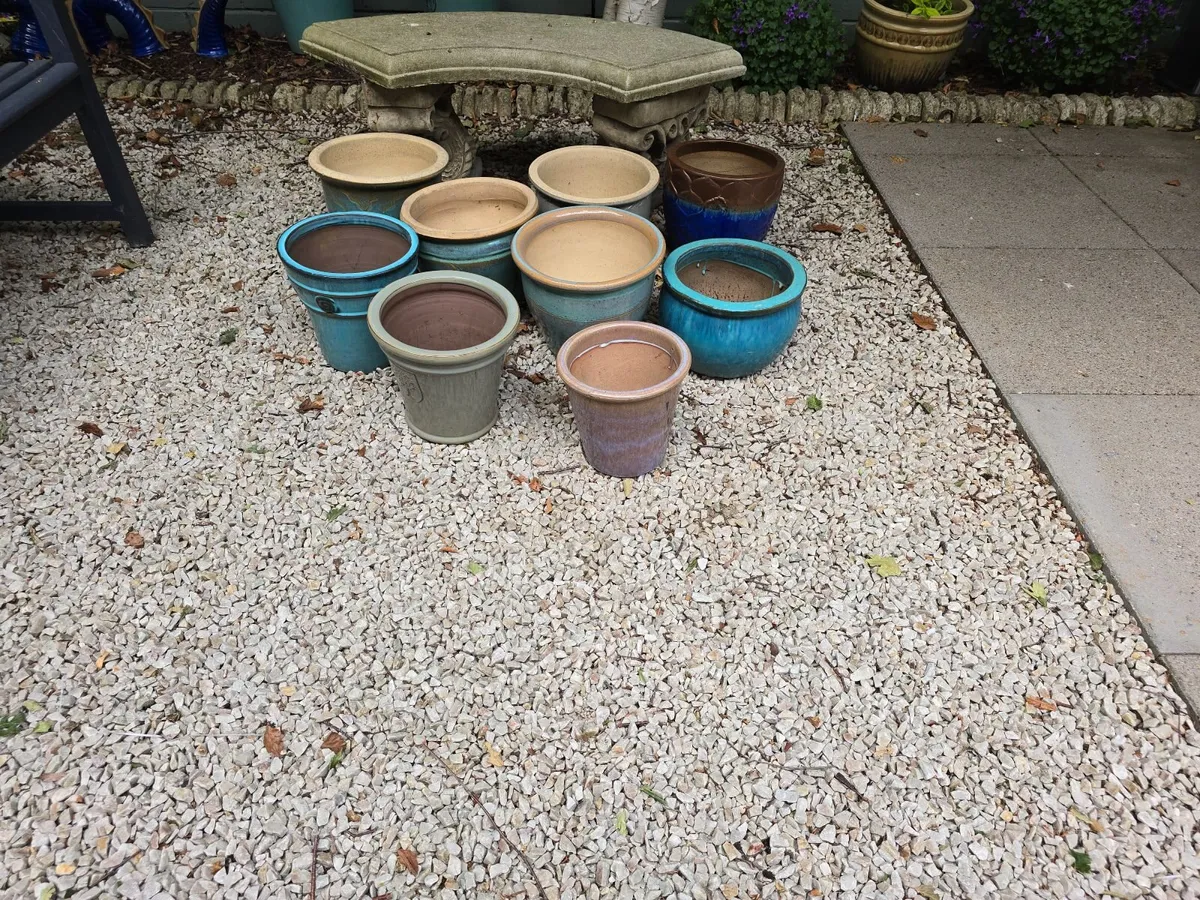 Selection of 12 Garden Flowerpots - Image 3