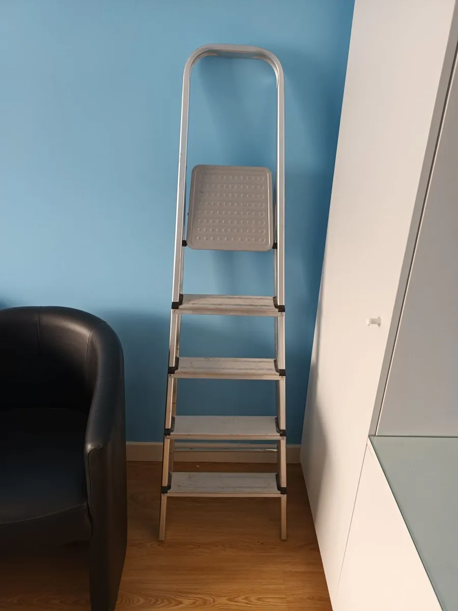 Step Ladder - Image 1