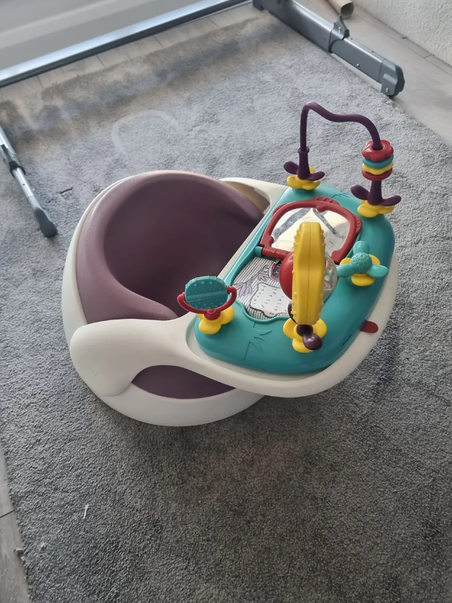 Baby feeding seat - Image 1