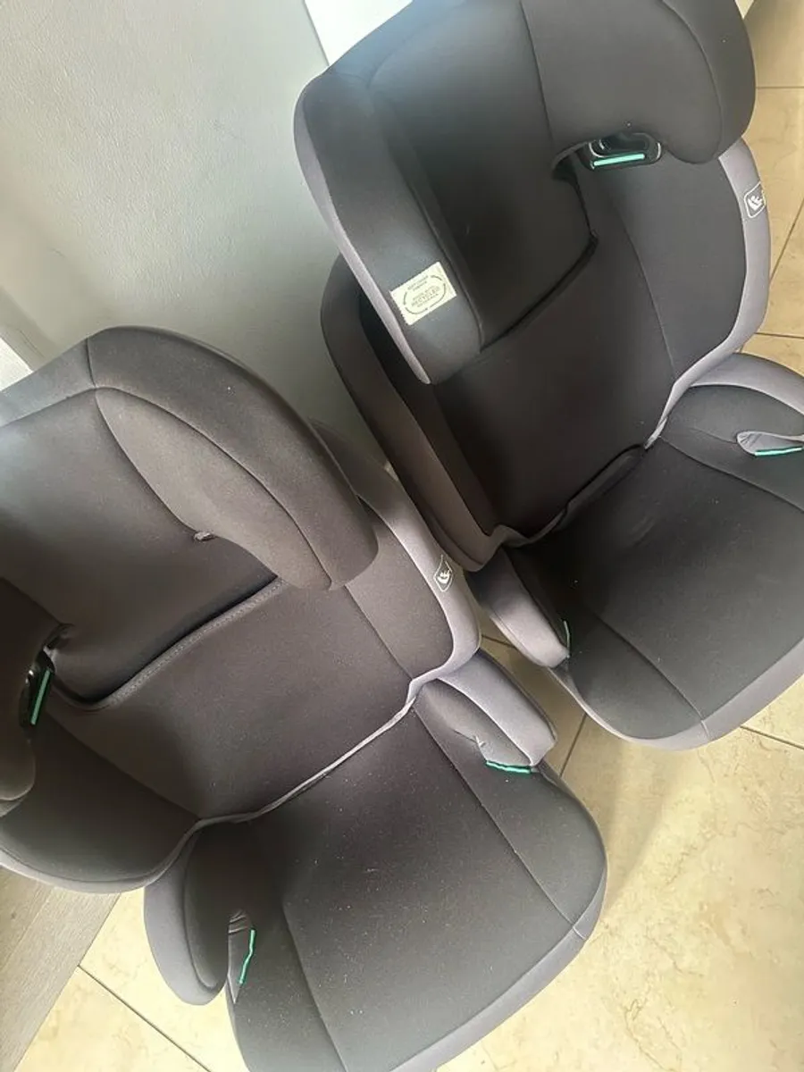 2 x car seats - Image 2