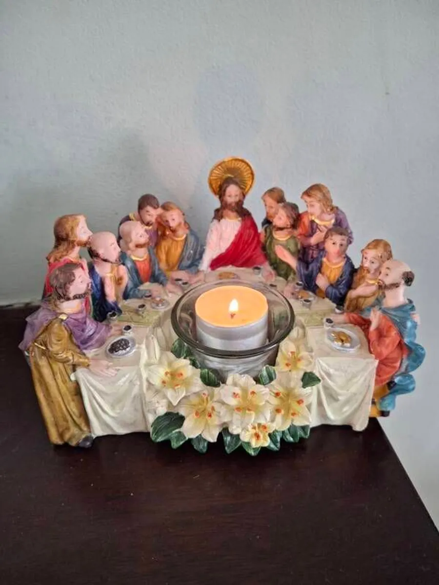 Beautiful Last Supper Scene - Image 1
