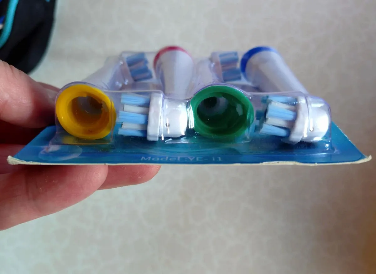 4 Pack Of Soft Bristle Toothbrush Heads (new). - Image 4