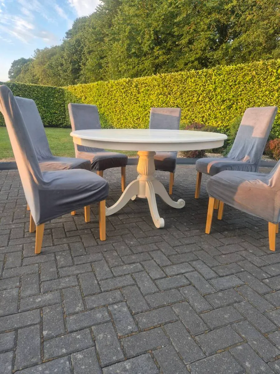 Kitchen table and 6 chairs - Image 1