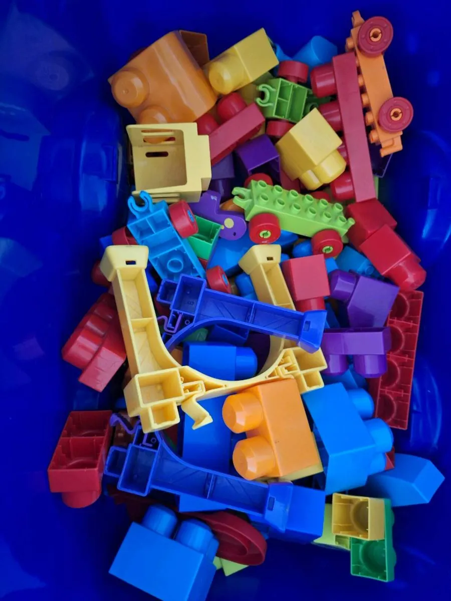 Build 'N Learn table with blocks - Image 4