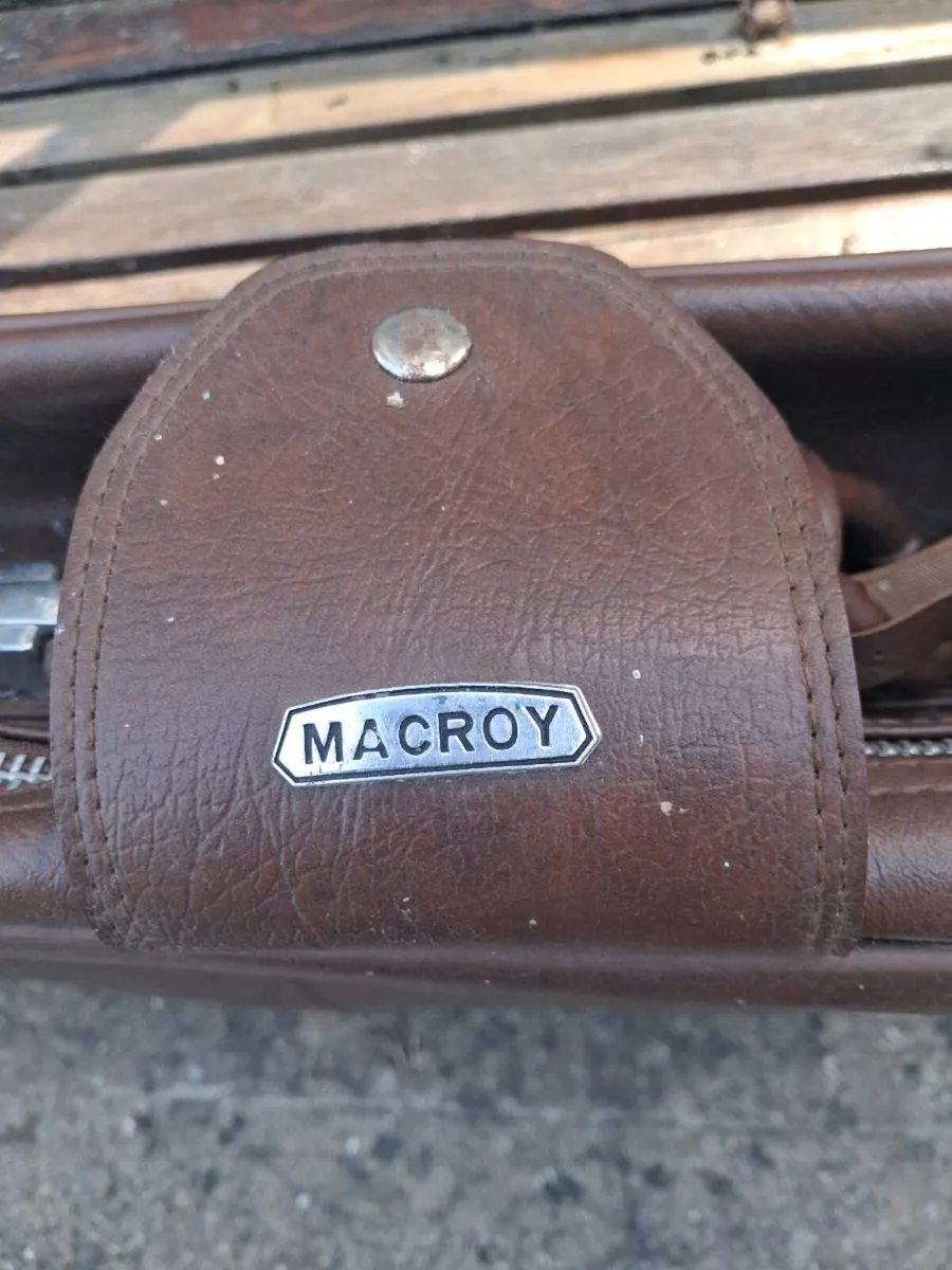 Large vintage MACROY suitcase - Image 2
