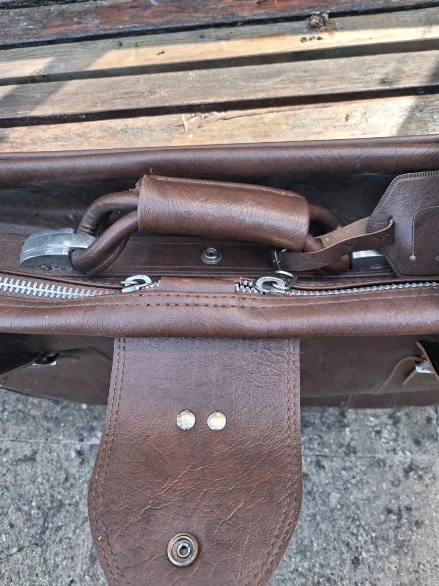 Large vintage MACROY suitcase - Image 3