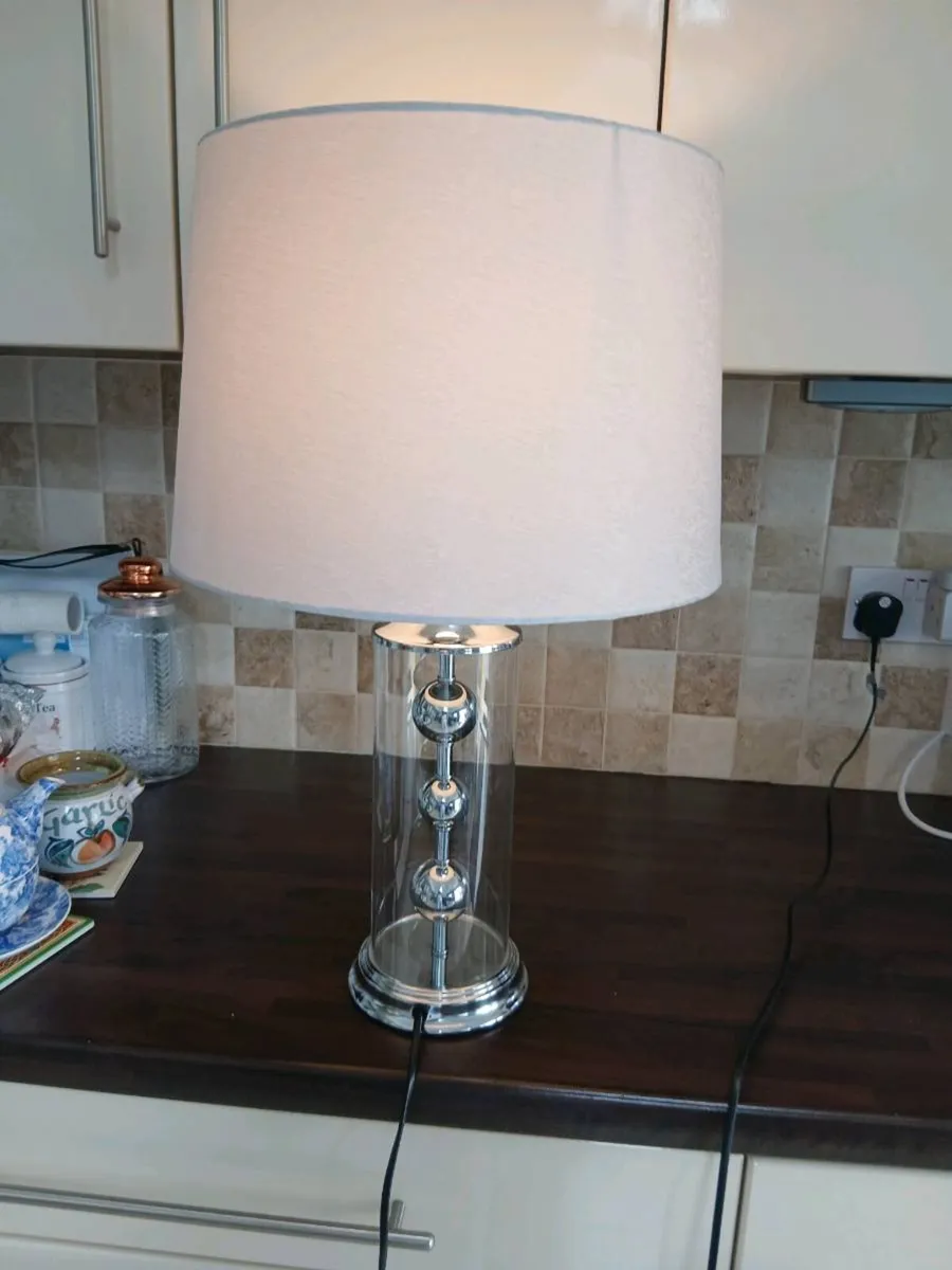 TABLE LAMP ELECTRIC LIKE NEW - Image 4