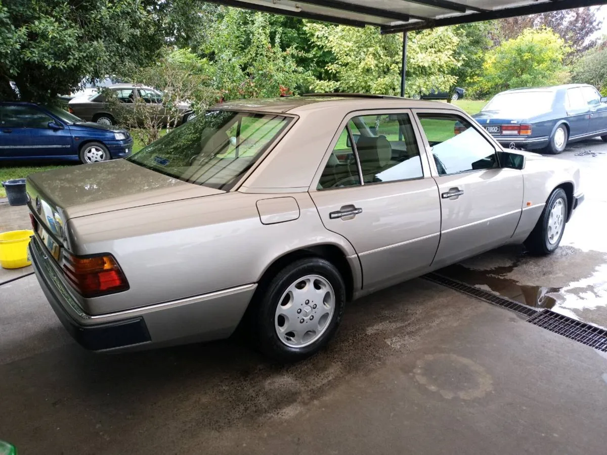 M Benz 300 e. +  Audi coupe + Toyota sprinter - Image 3