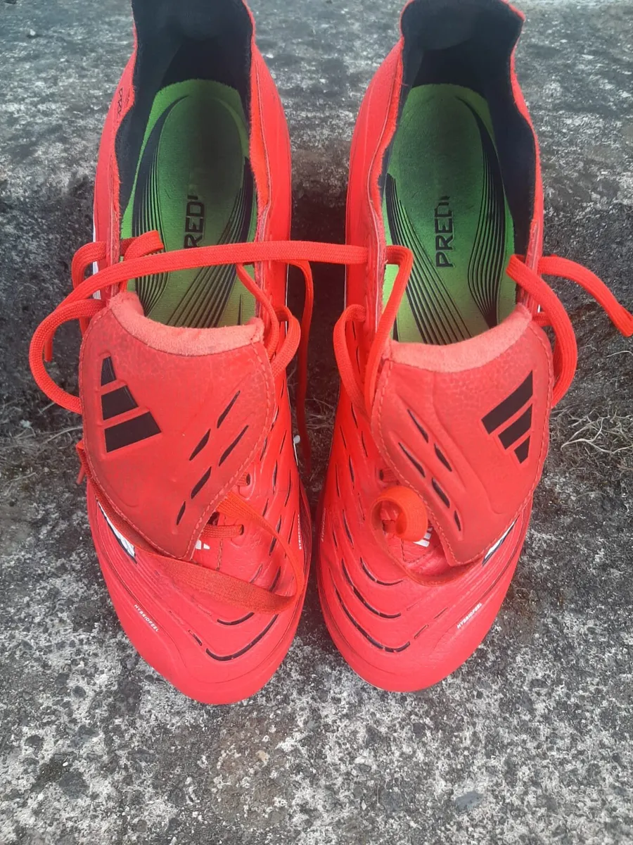 Football boots - Image 1
