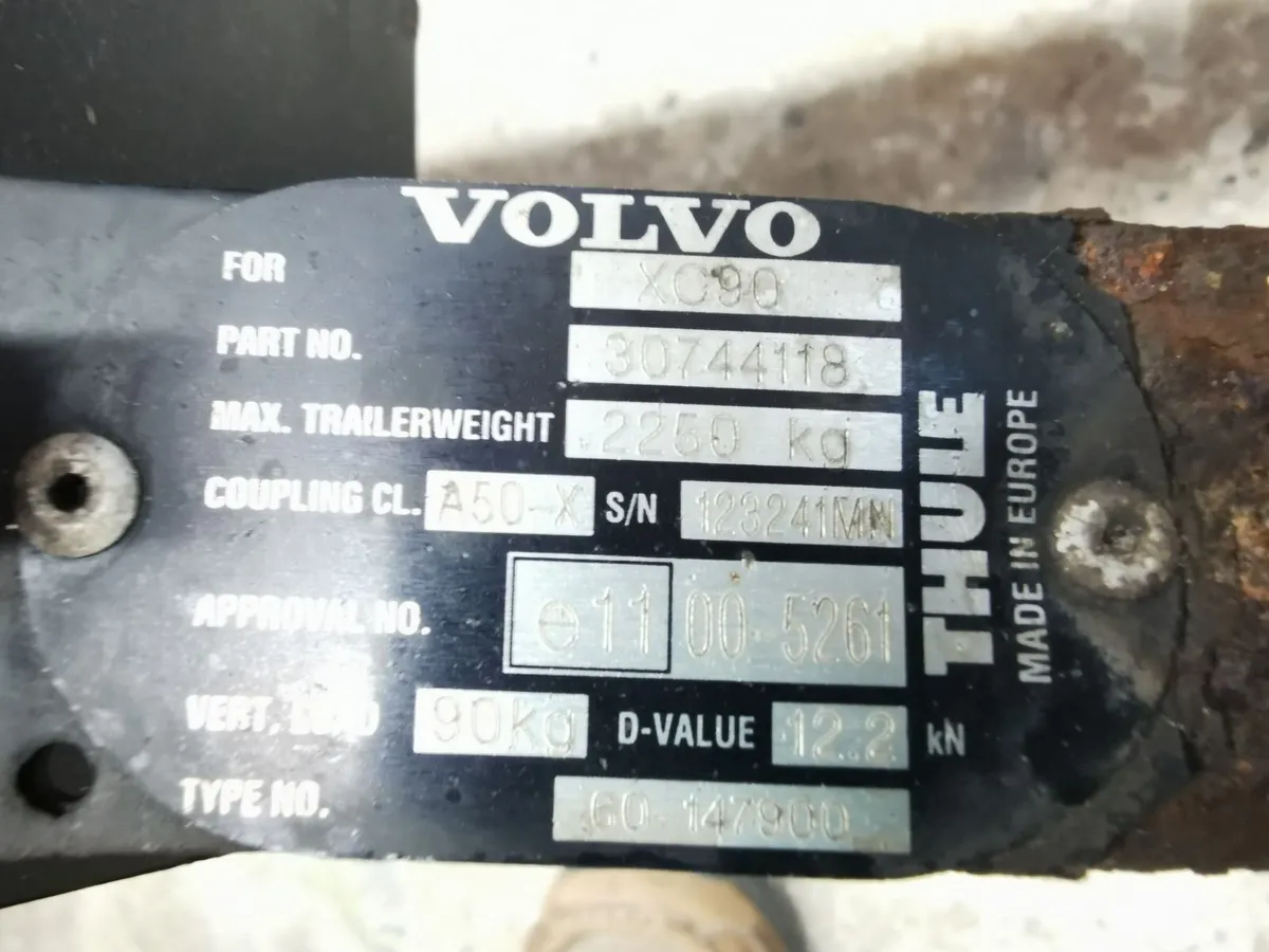 Volvo XC90 towbar taken off 2006 all genuine volvo - Image 2