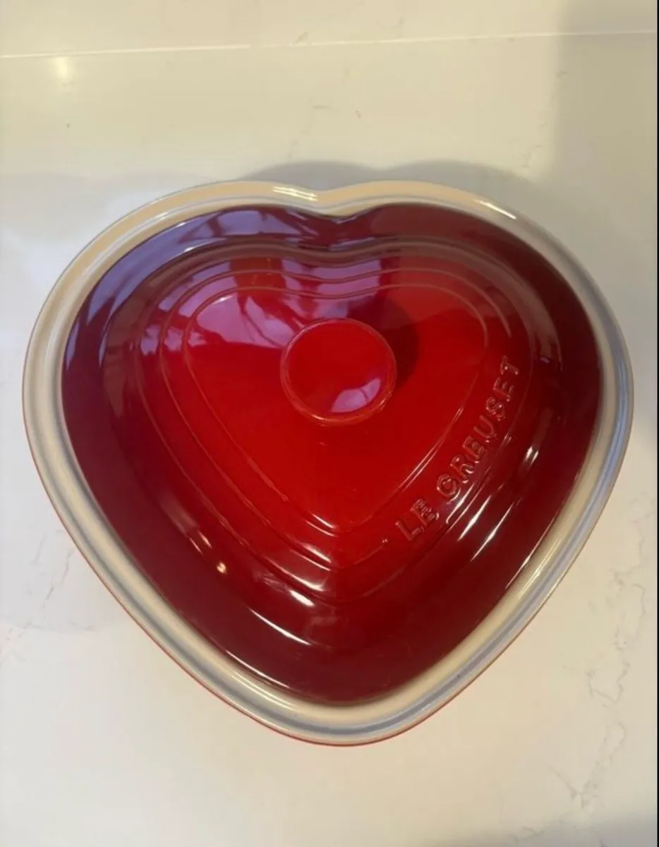 Le creuset heart casserole - Image 1