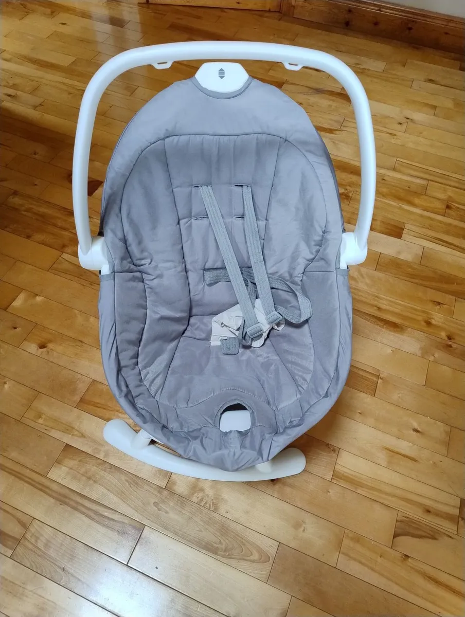 Joie infant bouncer & baby rocker - Image 1
