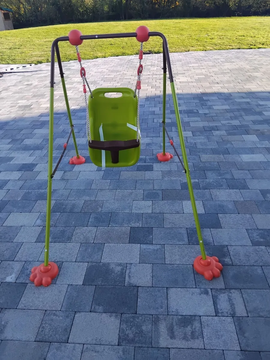 Baby's swing - Image 1