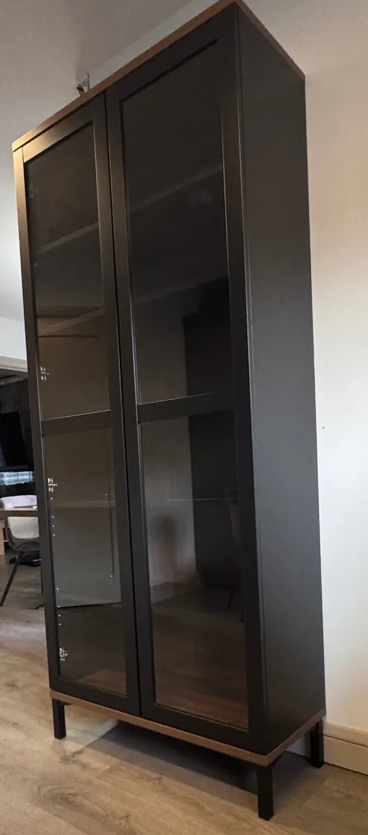 Cabinet with glass door - Image 1