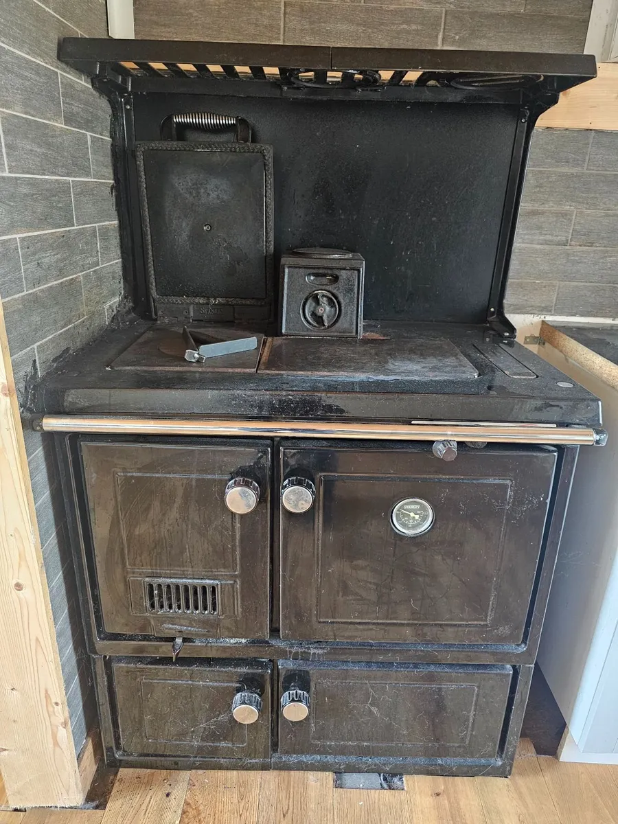 Stanley Comeragh 50 Solid Fuel Range - Image 1