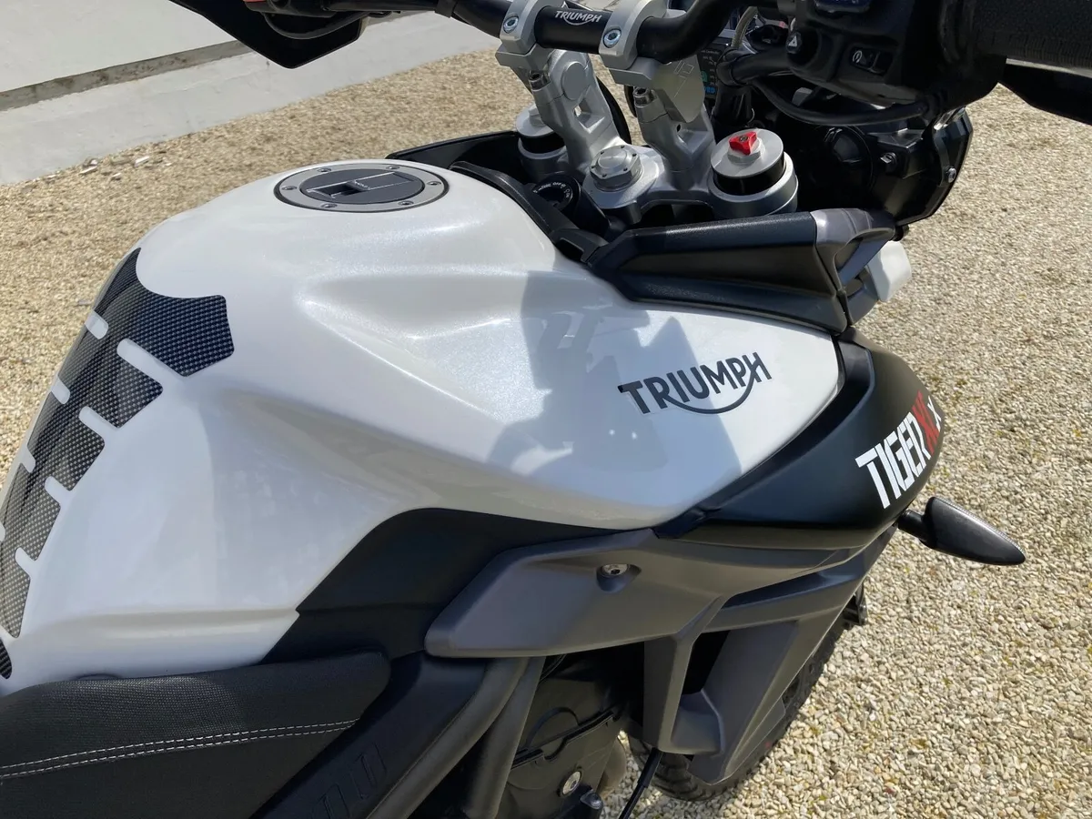 Triumph Tiger 800 xcx - Image 4