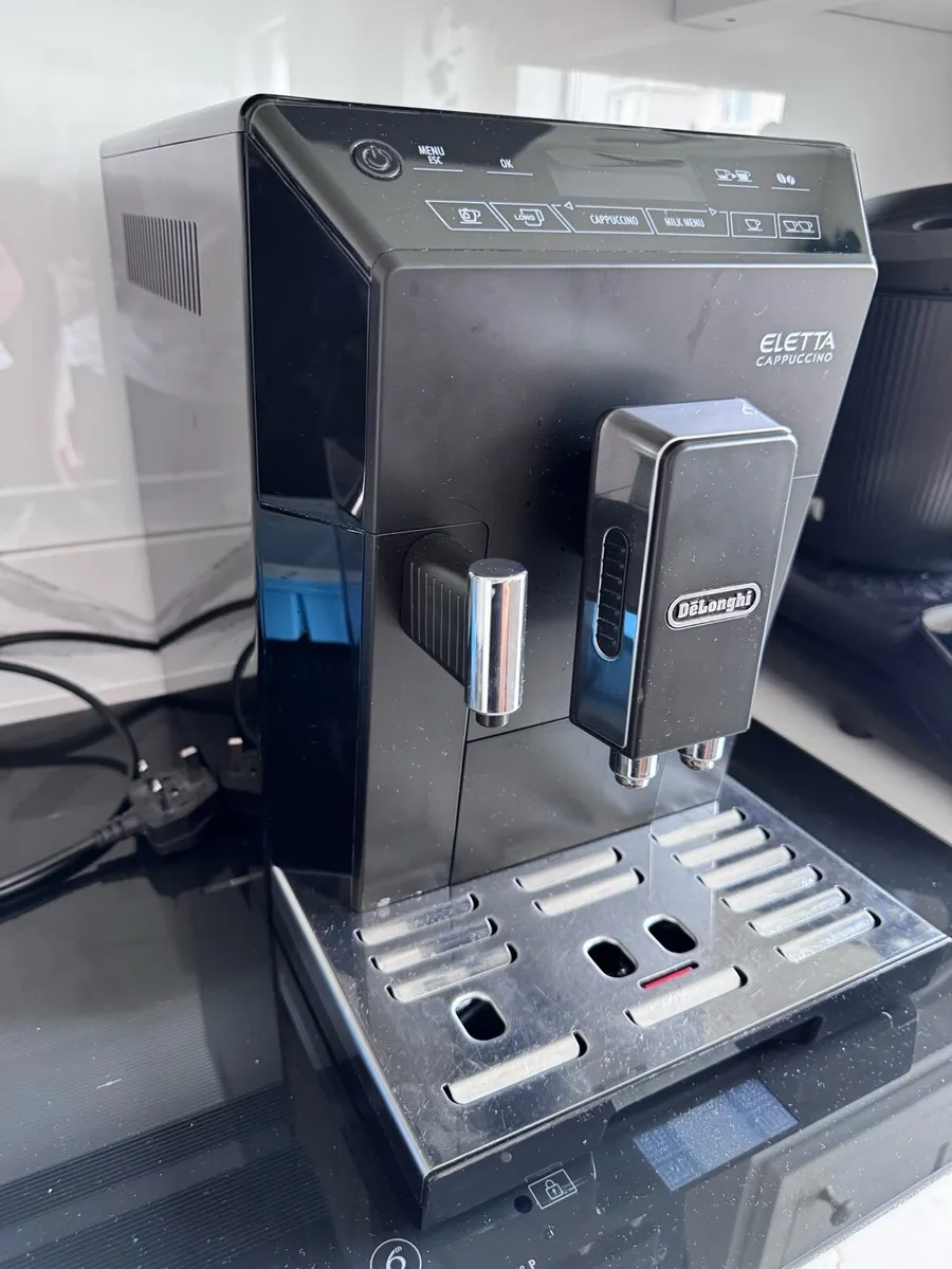 Delonghi Eletta Cappuccino coffee machine - Image 3