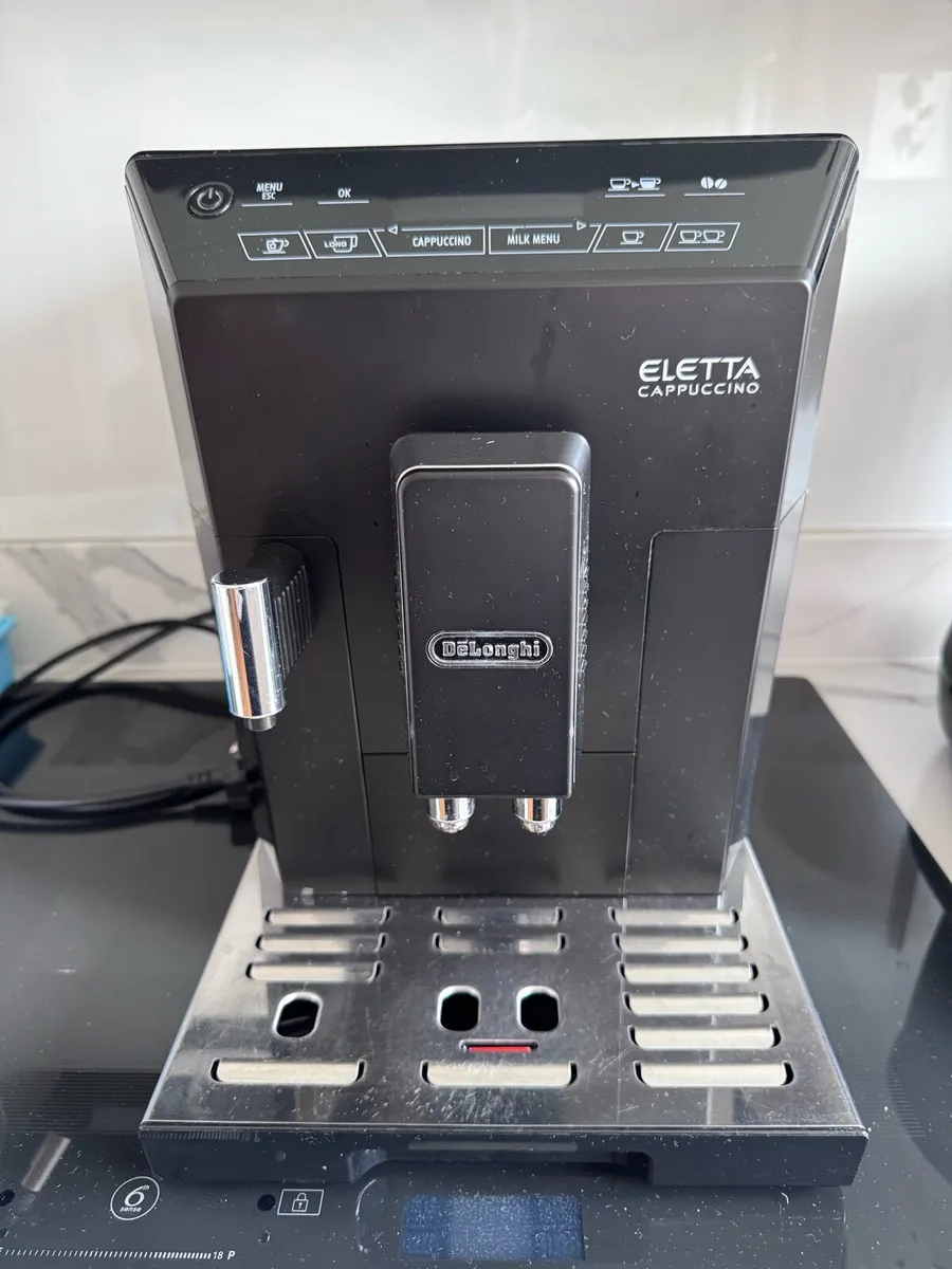 Delonghi Eletta Cappuccino coffee machine - Image 1