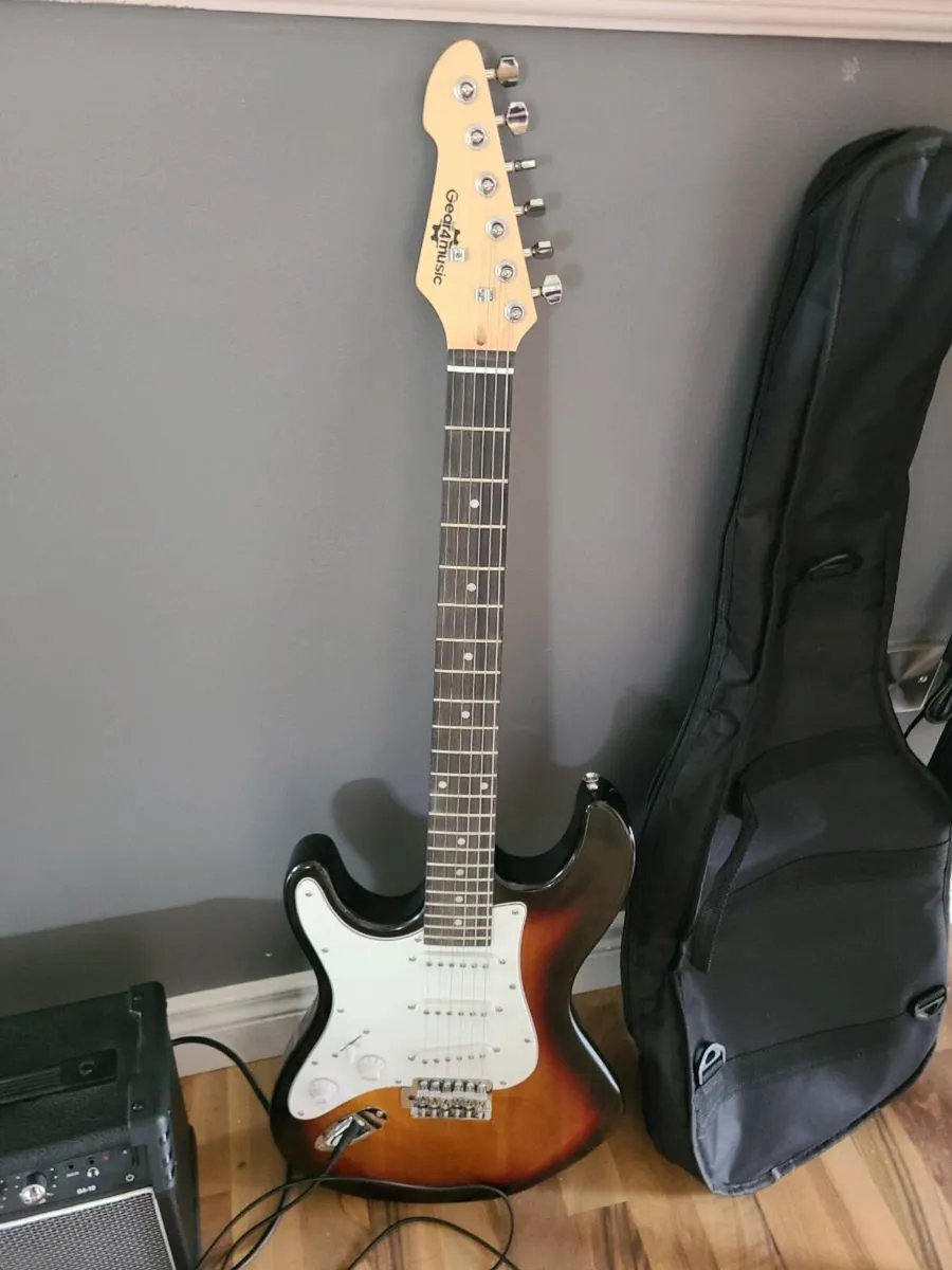 Left Handed Electric Guitar with Amp - Image 2