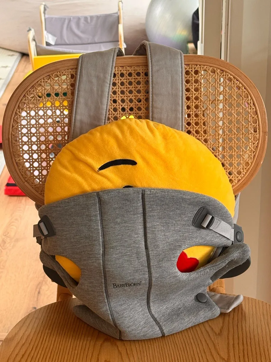 Baby bjorn sling - Image 1