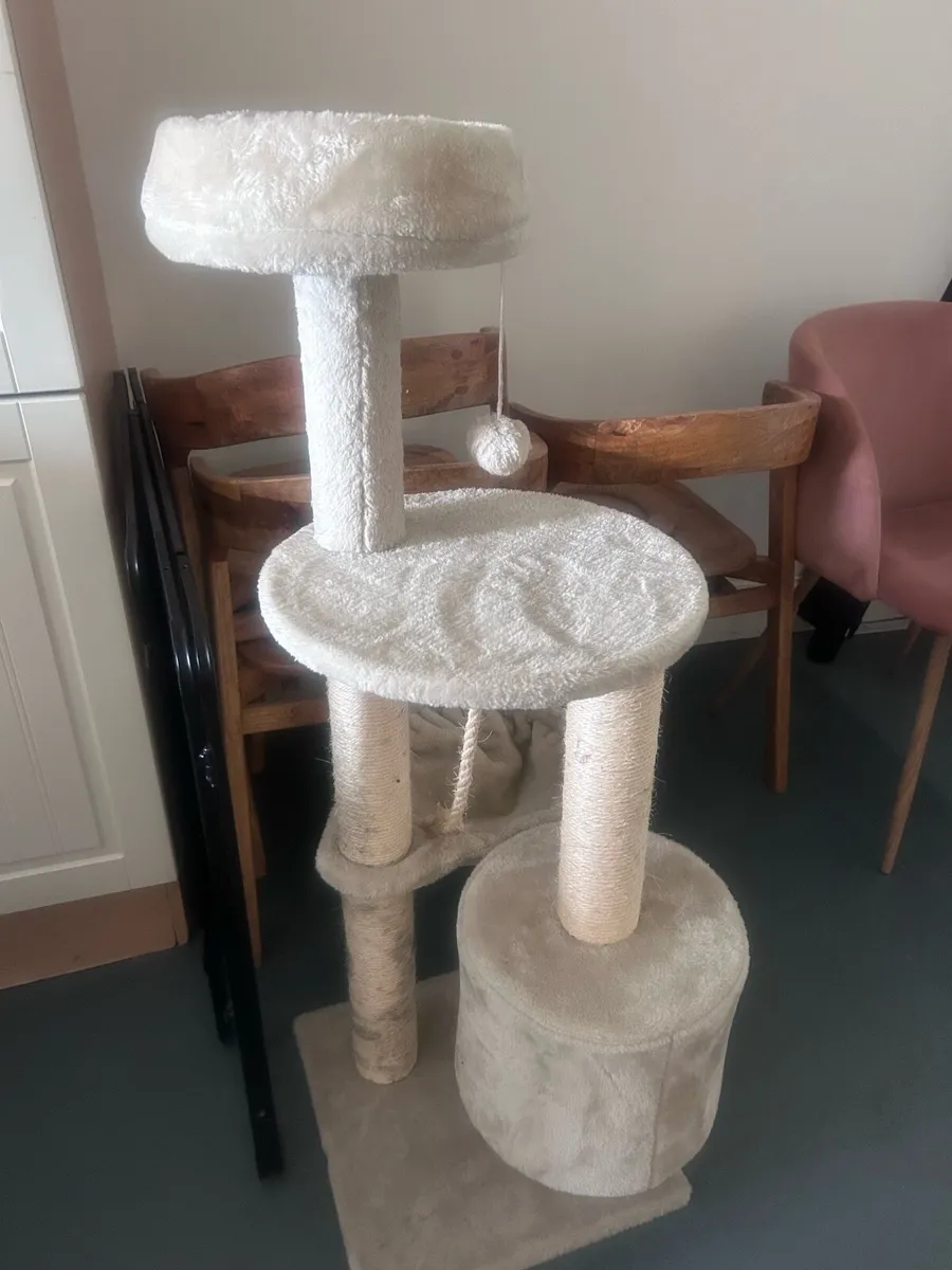 Cat play and scratching stand - Image 2