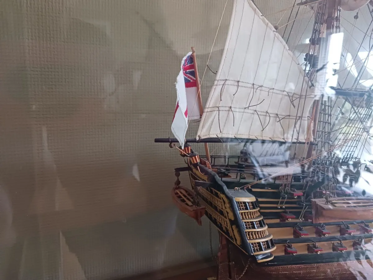 Beautifully handcrafted HMS Victory - Image 3