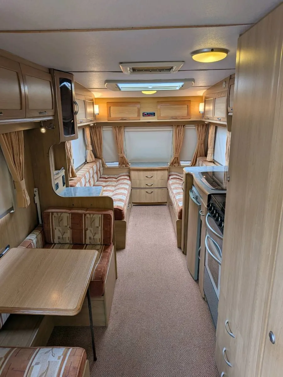 6 Berth Touring caravan , fixed bunkbeds - Image 3
