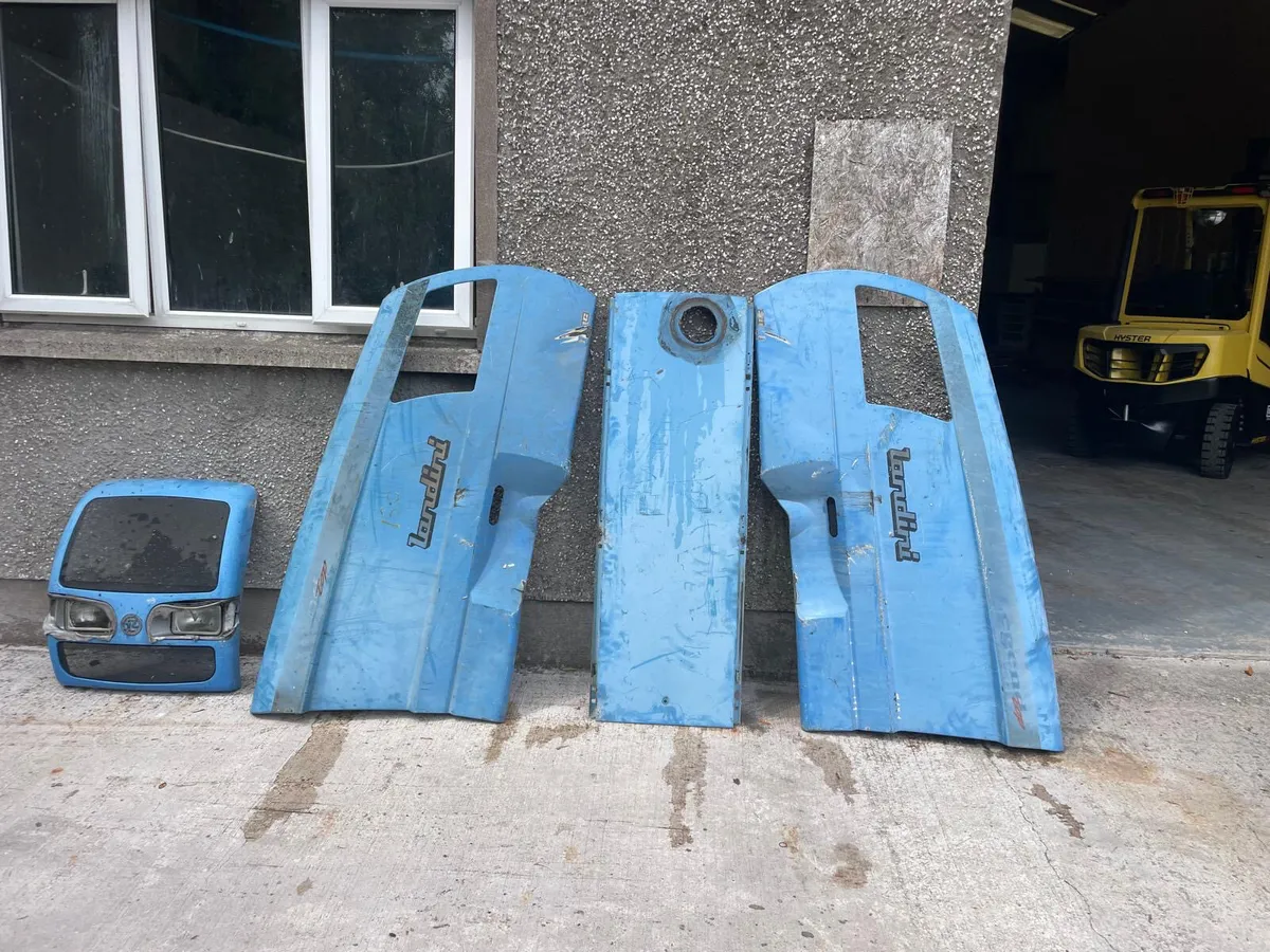 Bonnet, Sides, Nose Cone for Landini Legend 130 - Image 1