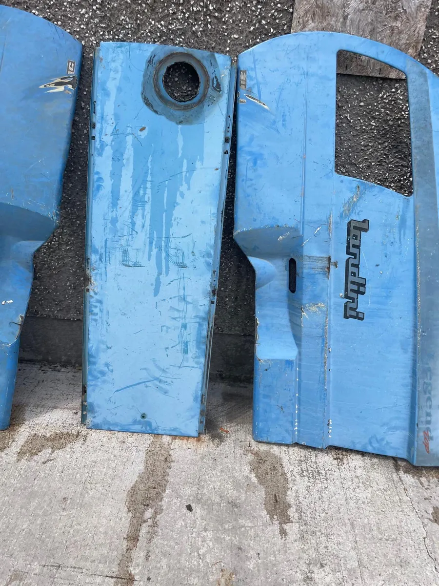 Bonnet, Sides, Nose Cone for Landini Legend 130 - Image 4