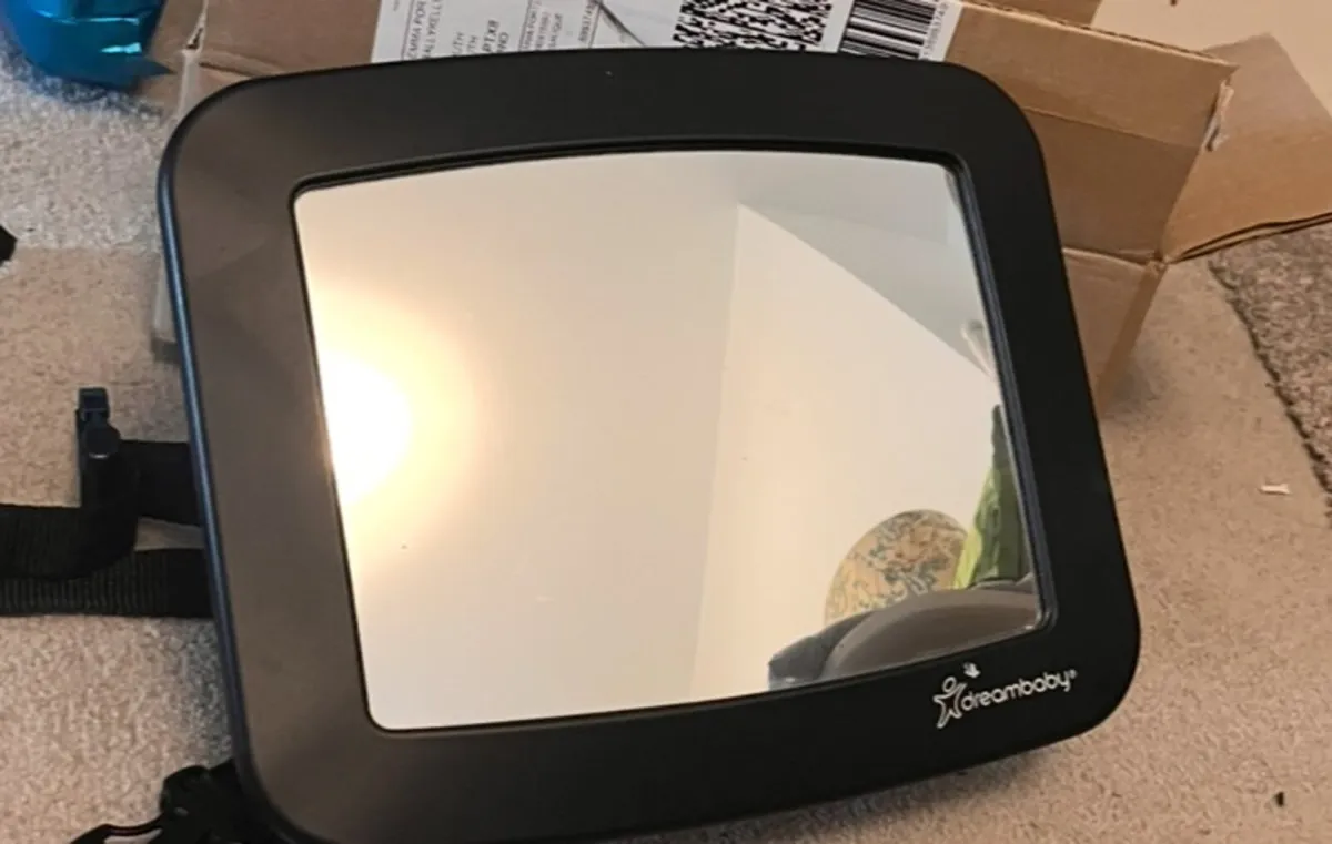 Isofix base Car seat and car mirror - Image 3