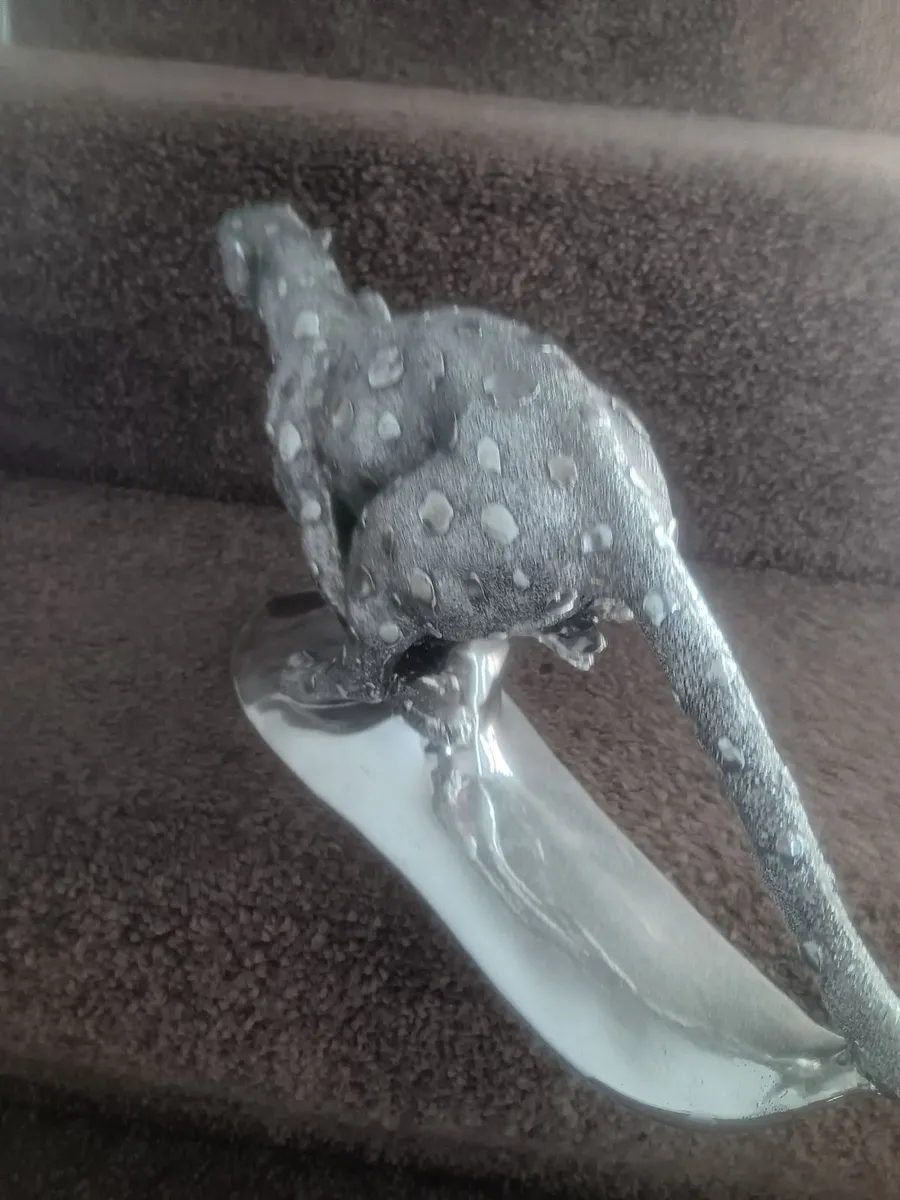 Wildlife sculpture - Image 2