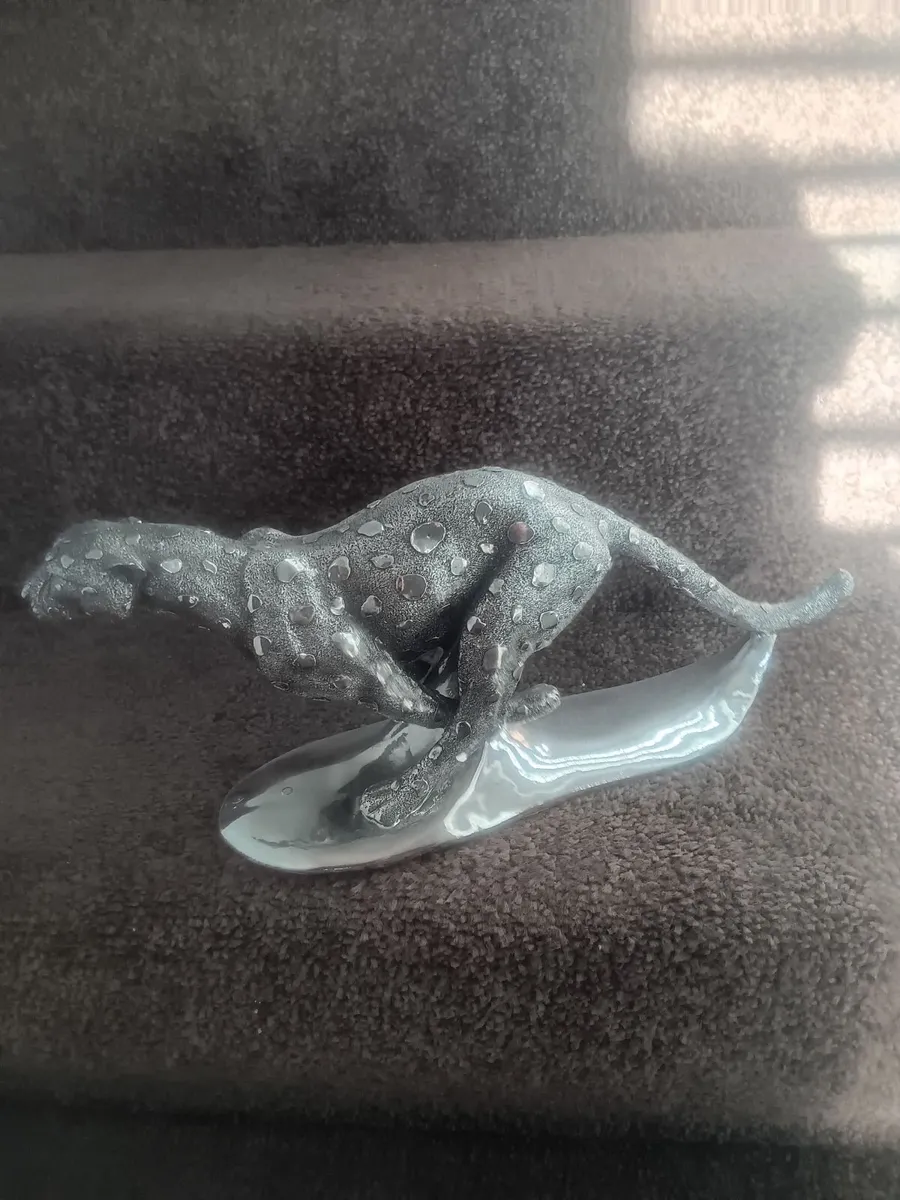 Wildlife sculpture - Image 4