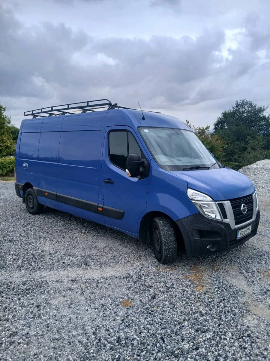 172 nissan v400 taxed and tested - Image 1