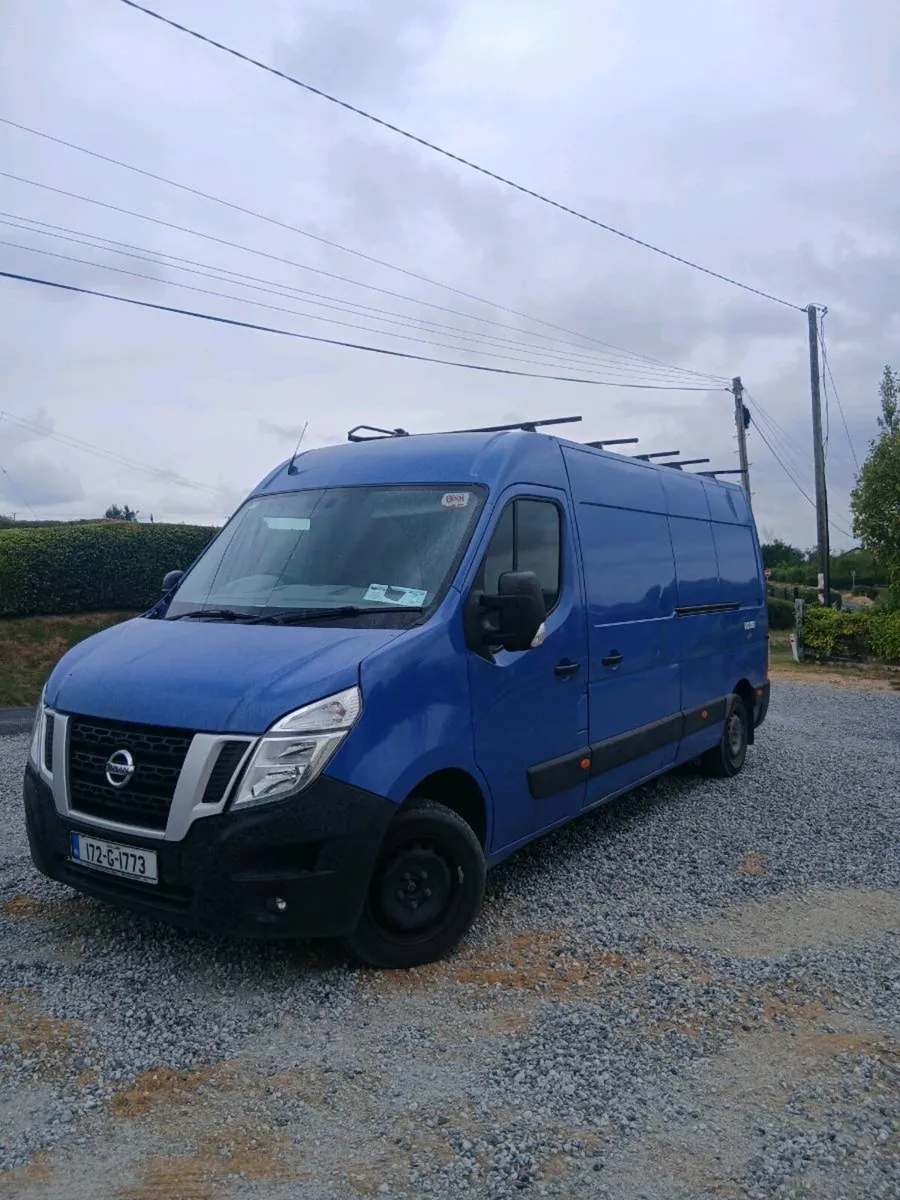 172 nissan v400 taxed and tested - Image 3