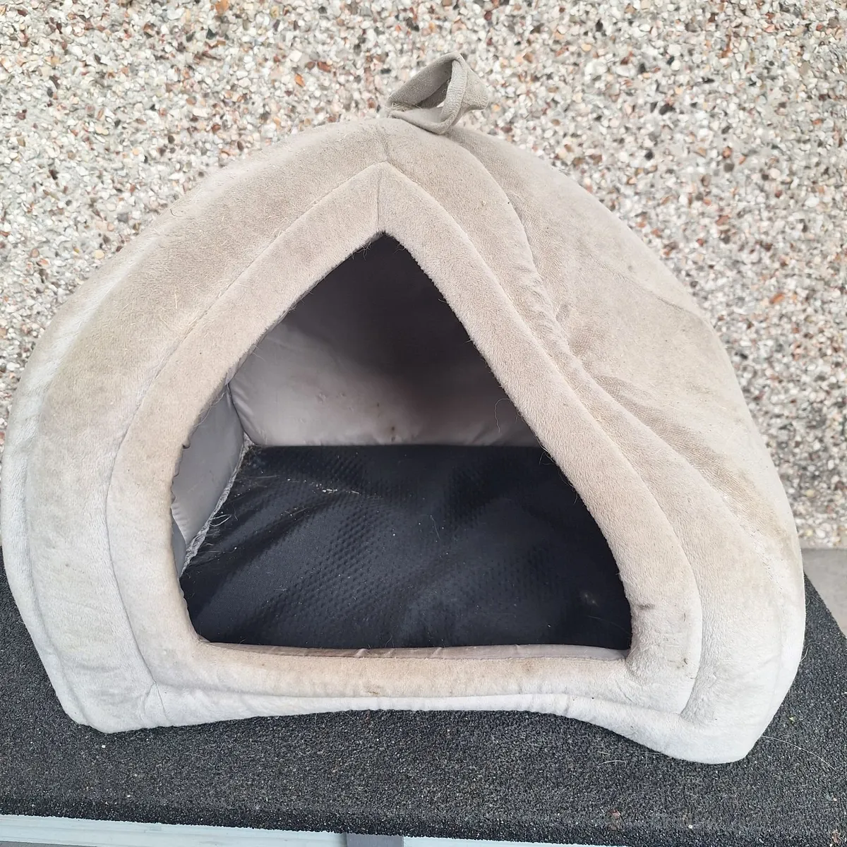 FREE Cat Bed / Cave (Outdoor used, needs cleaning - Image 1