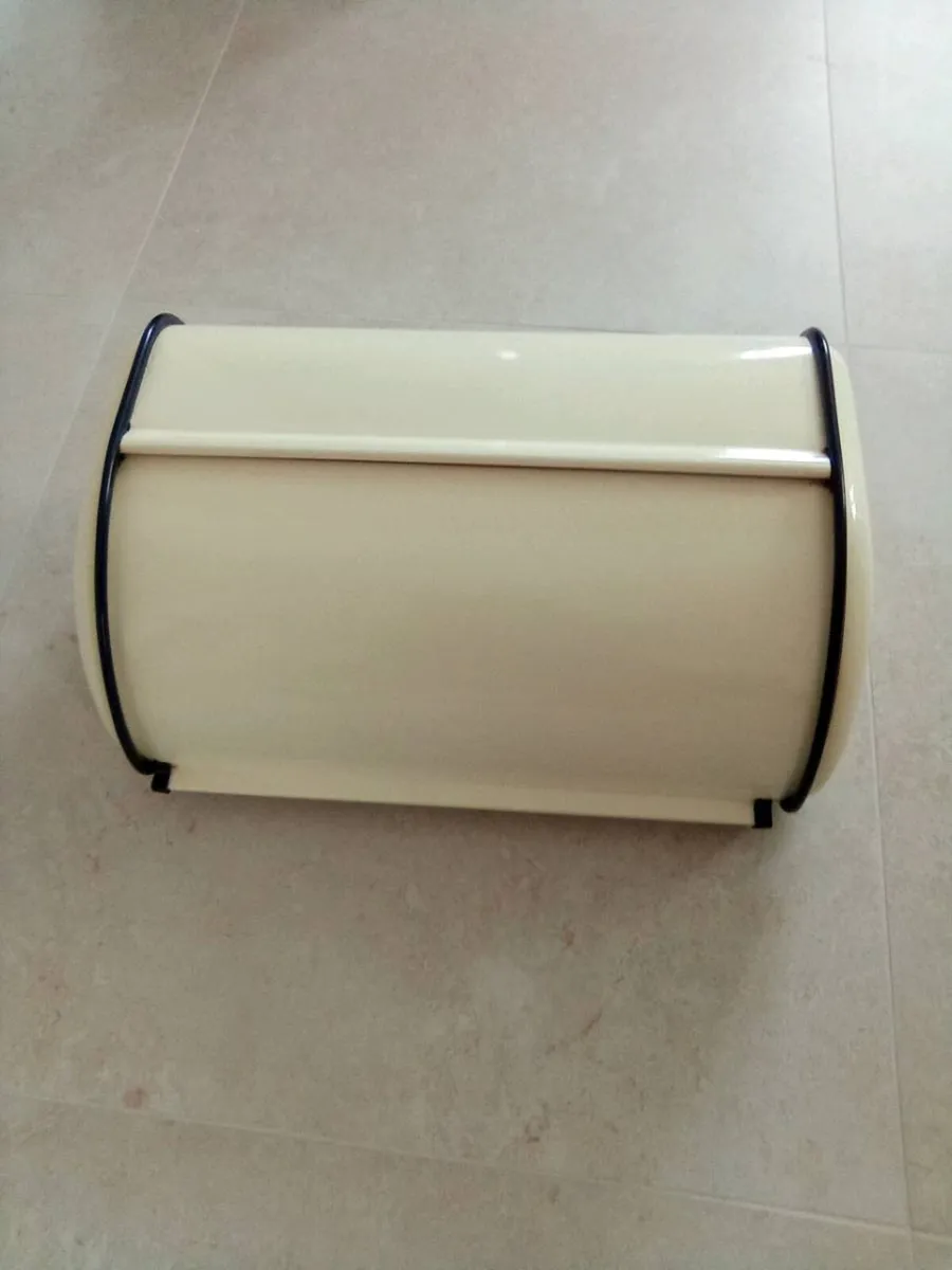 BREAD.  BIN. - Image 1