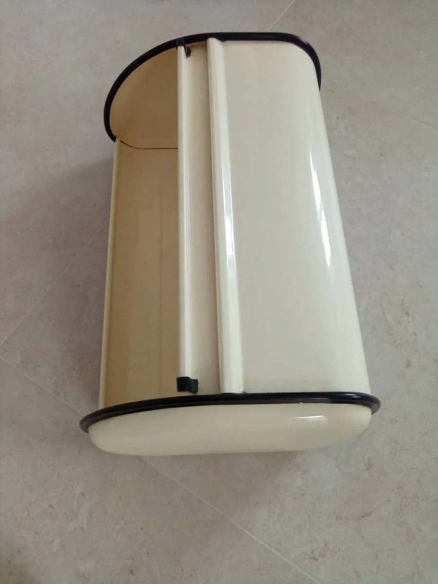 BREAD.  BIN. - Image 3