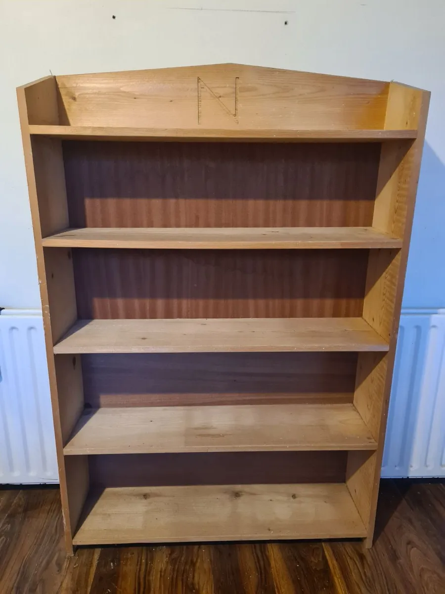 Free standing wooden shelving unit natural,