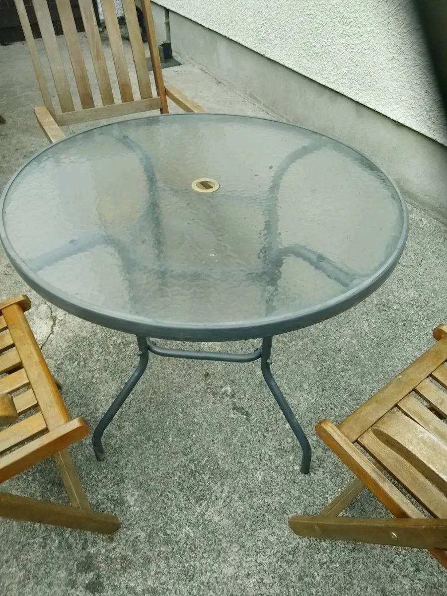 Garden table and chairs - Image 2