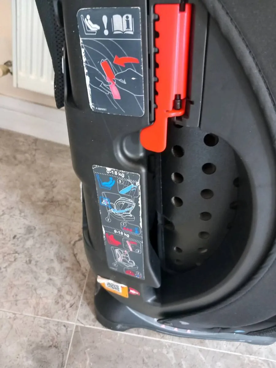 Joie baby's car seat - Image 4