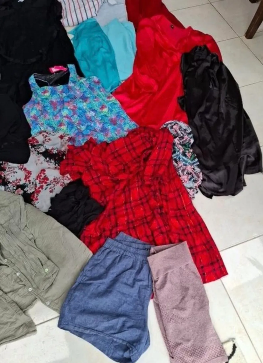 Ladies clothes bundle size 18 - Image 2