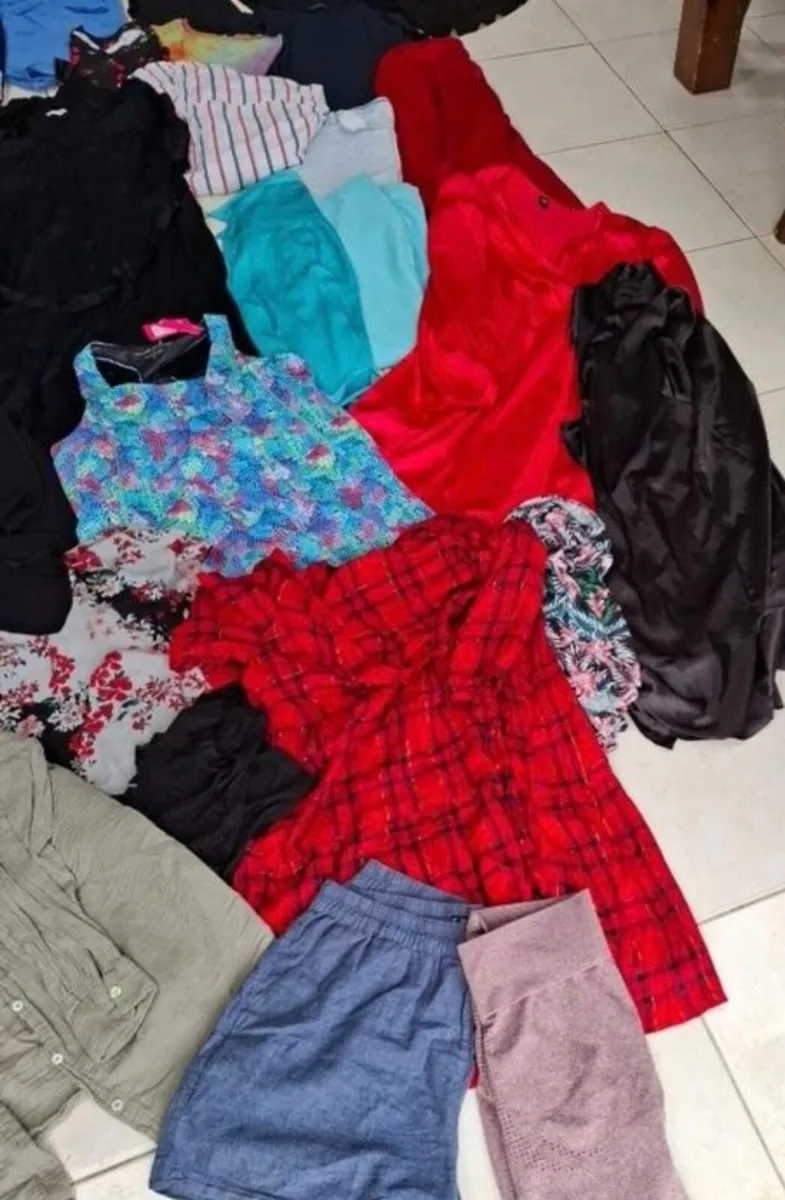 Ladies clothes bundle size 18 - Image 3