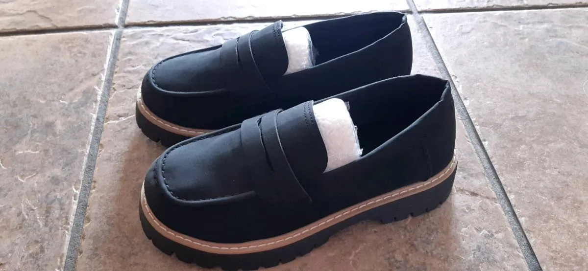 Black loafers - Image 1